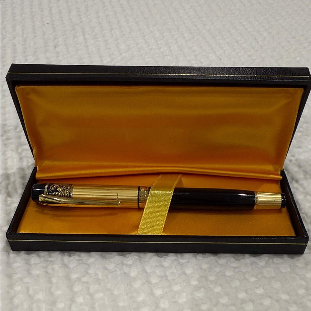 Vintage Black and Gold Pen in Elegant Case